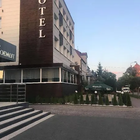 Tiffany Hotel *
